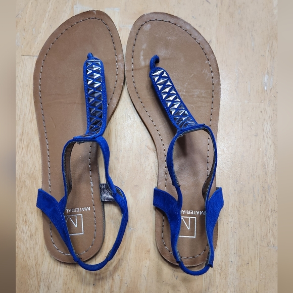 Material Girl Thong Sandals - Picture 5 of 7